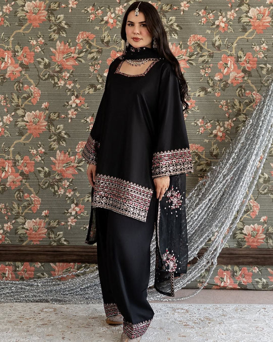 Heavy Natural Crep with Intricate Thread work With Sequence work Salwar Kameez