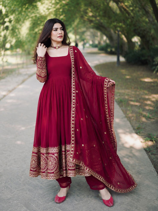 New Designer Hevy Fox Georgette Gown Dupatta And Pant Set