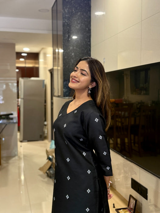 Premium Maharaja Linen with Elegant all-over print Co-Ord Set