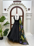 Natural crep with Soft Micro Cotton Lining Beautiful Salwar Kameez
