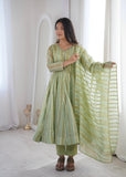 Heavy Viscose Weaving Zequard with Real Mirror Lace Work Salwar Kameez