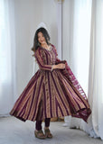 Heavy Viscose Weaving Zequard with Real Mirror Lace Work Salwar Kameez
