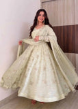 Fendy silk With Fully Flair Beautiful Anarkali Salwar Kameez