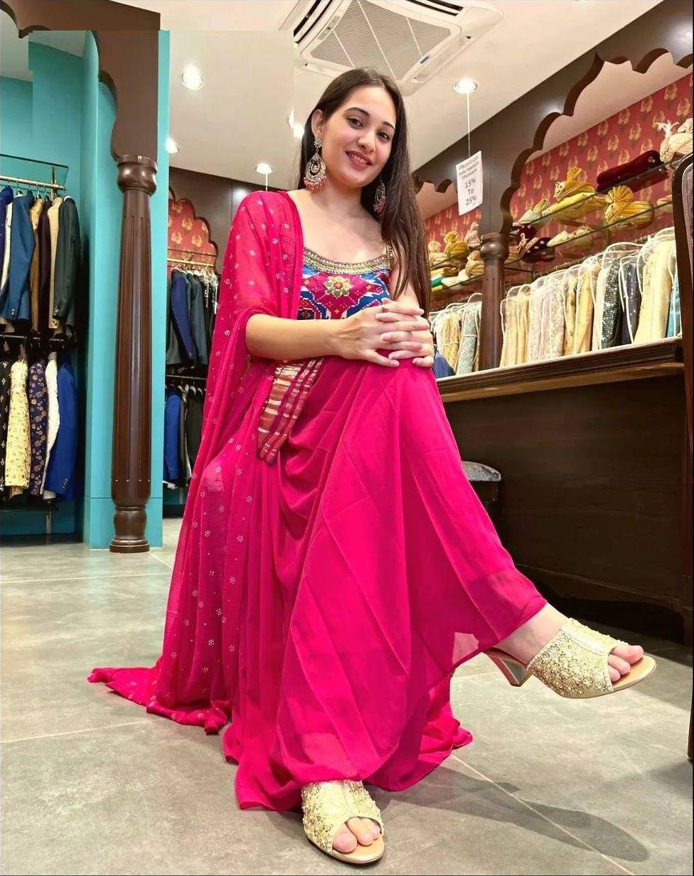 8 Inspirational Salwar Suits Designs by Manish Malhotra That Are Absolutely  Stunning and Goals