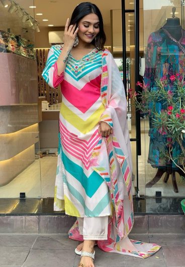 BEAUTIFUL NAIRA CUT LONG KURTI PLAZZO WITH DUPATTA