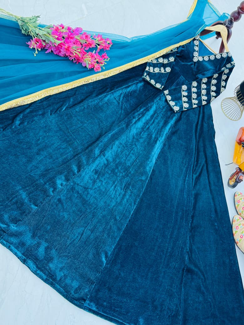 PHOTO-2025-11-06-12-00-36