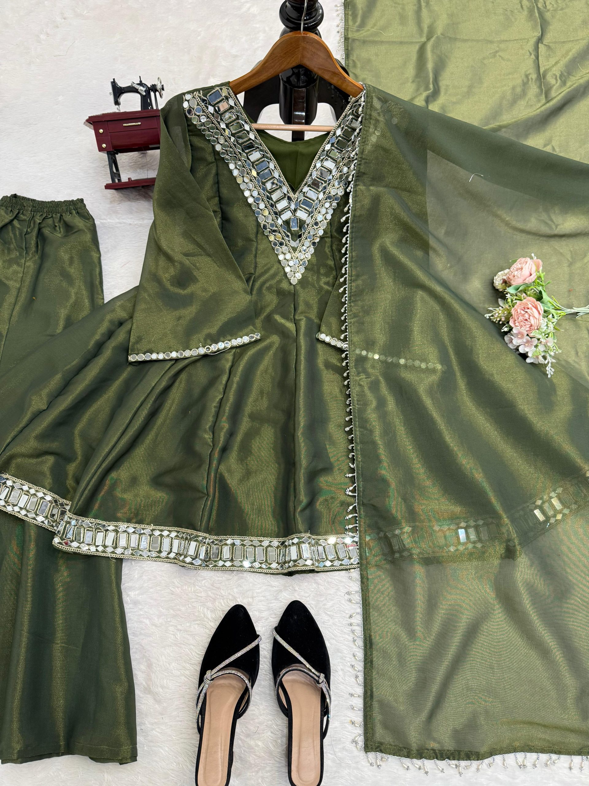 PHOTO-2025-11-21-19-35-28