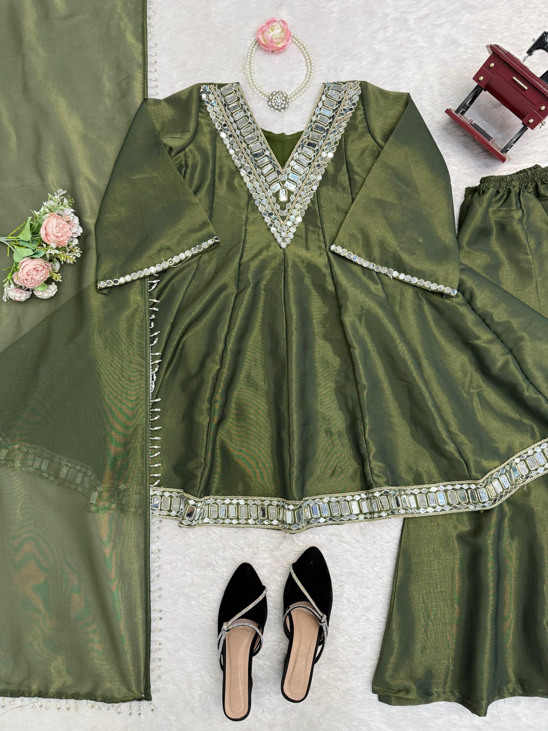 PHOTO-2025-11-21-19-35-32