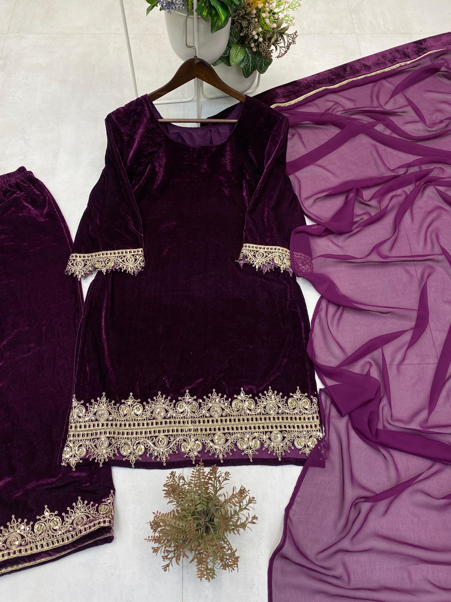 PHOTO-2025-12-04-12-01-32